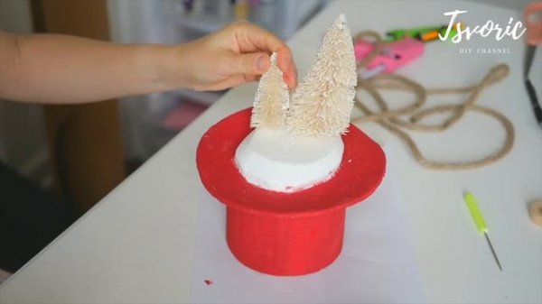 Новогодняя композиция в шляпе / DIY TSVORIC