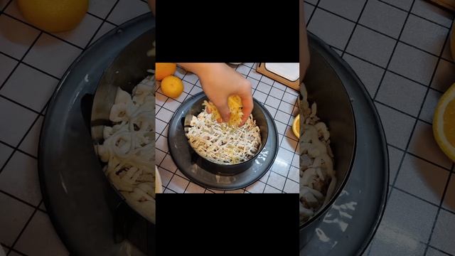 Яркий салат с шампиньонами #рецепт #готовка #вкусно #еда #кулинария #новыйгод #салат смотреть онлайн