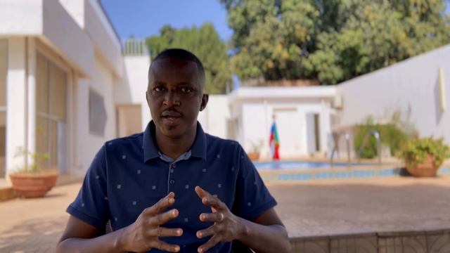 Comment traduire l'interface de Rutube en français - Tuto de Mamadou Ba смотреть онлайн