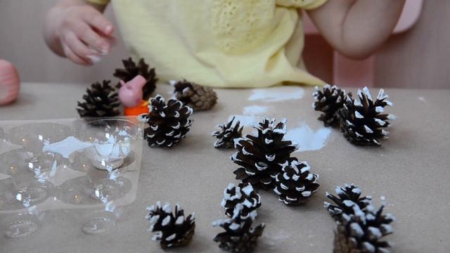 Как покрасить шишки для Новогодних поделок / Cones For The New Yearwith Their Own Hands