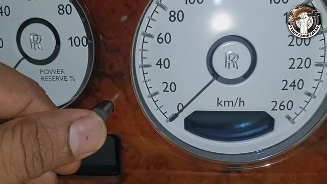 How To Reset Engine Oil Service &other All Services On Rolls Royce Car #germany #bmw #rollsroyce