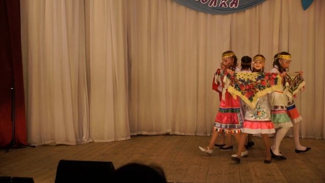 Марийский танец- "Рукодельницы" // Mari folk dance // смотреть онлайн