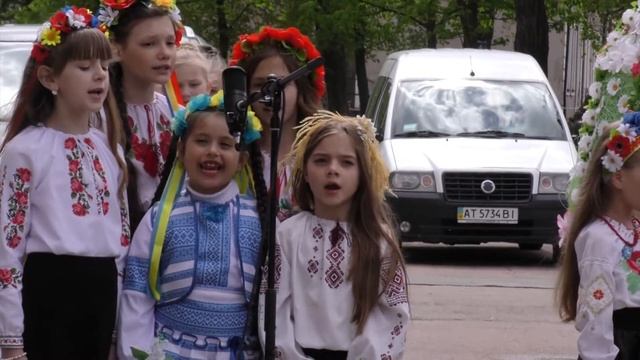 «Потіха» в Калуші водила веснянки у «Великодньому гаю» смотреть онлайн