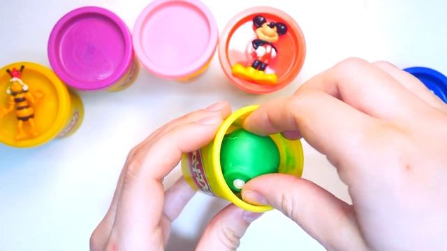 Лепим Миньонов из Плей До с Сюрпризами Изучаем Цвета - Magic Trick with Play Doh смотреть онлайн