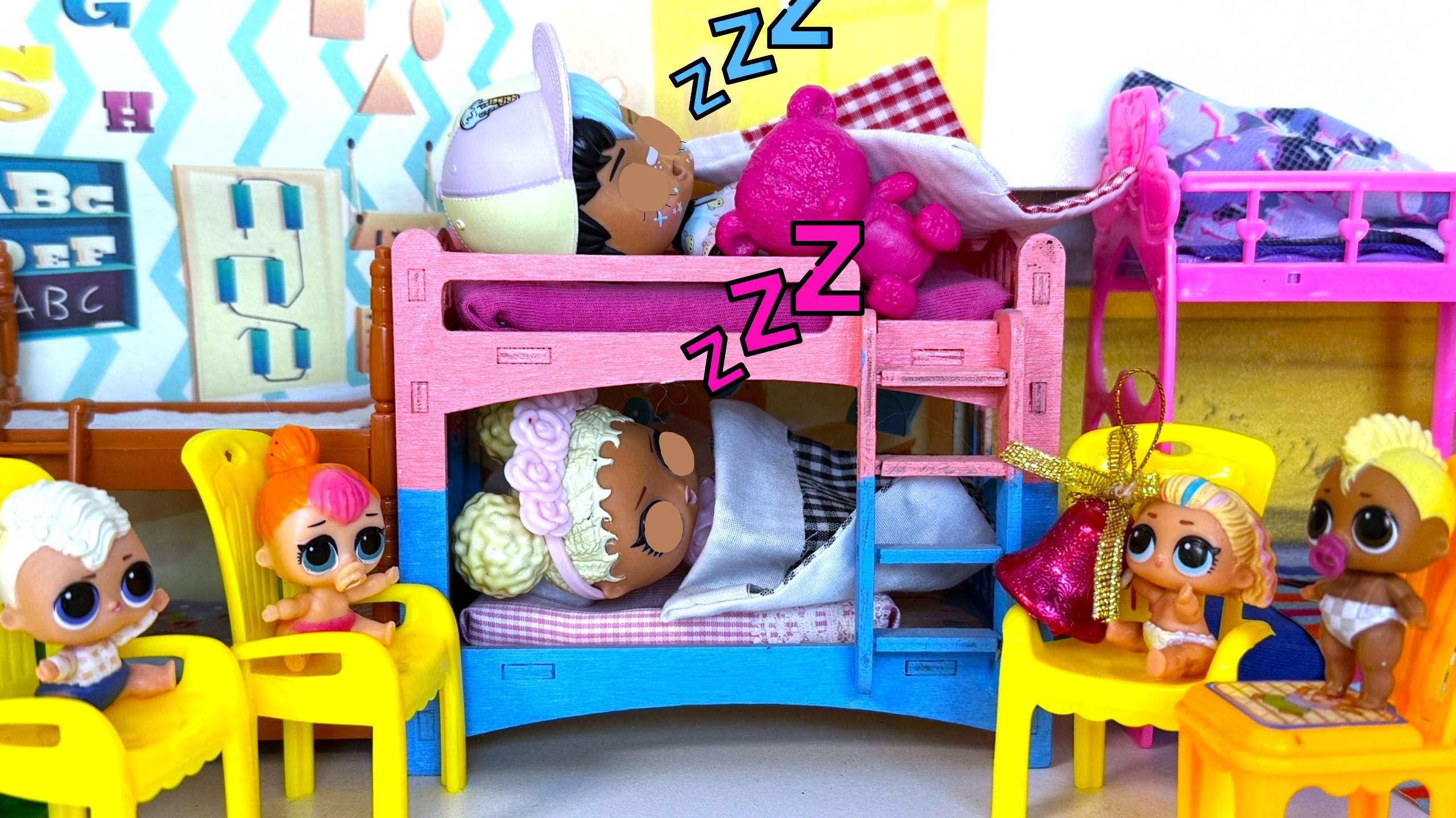 ТИХИЙ ЧАС НАОБОРОТ😴🤣 В ДЕТСКОМ САДИКЕ ЛОЛ СЮРПРИЗ! Смешные куклы МУЛЬТИКИ ДАРИНЕЛКА смотреть онлайн