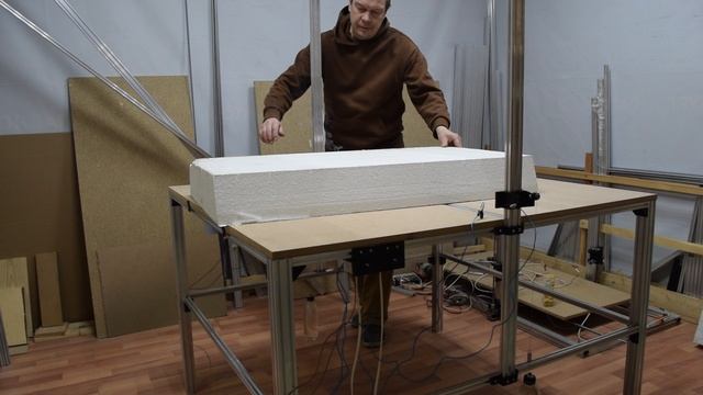 Стол для резки пенопласта с 2 горизонтальными струнами и одно вертикальной смотреть онлайн