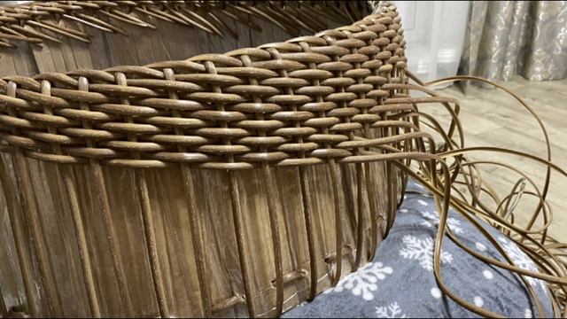 Юбка под ёлку из ротанга и картона. смотреть онлайн