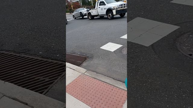 A Dodge Ram tow truck смотреть онлайн