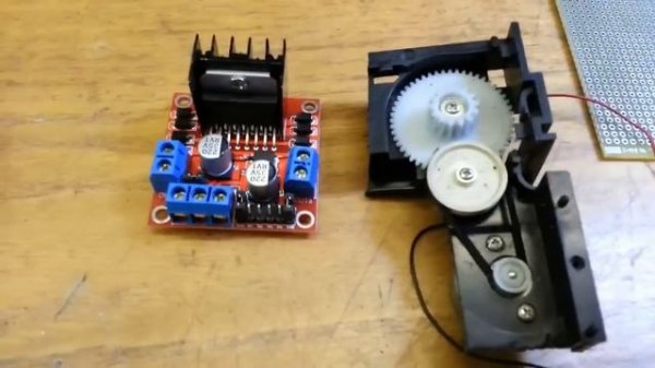 драйвер двигателя L298N