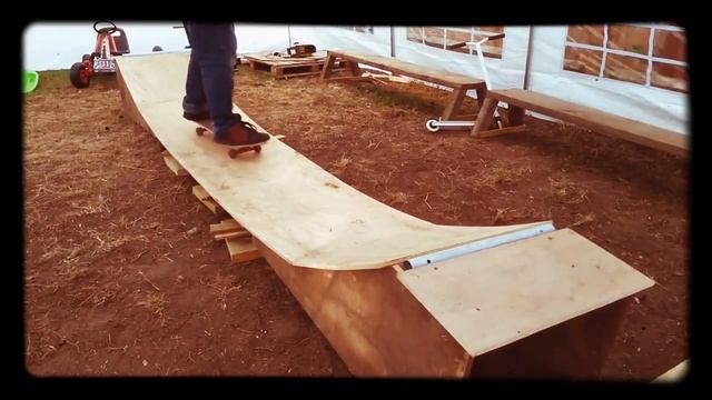 Skateboarding two foot wide mini ramp смотреть онлайн