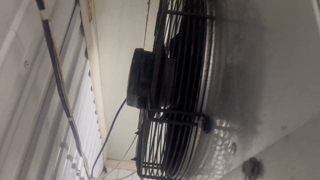 Ремонт сплит системы в холодильной комнате, замена вентилятора смотреть онлайн