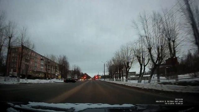 Авео, не подумав, выехал на дорогу... смотреть онлайн