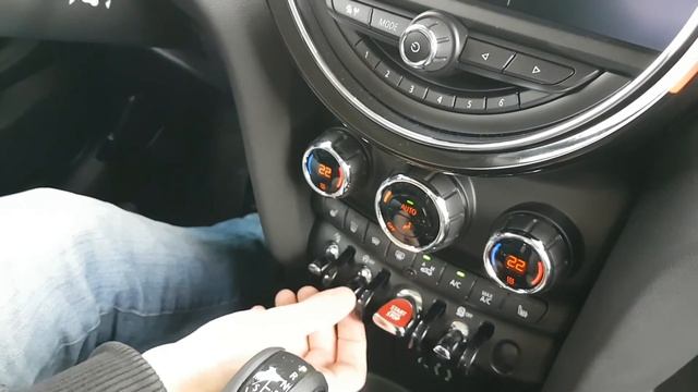 MINI ONE 1,2l / 102 KM - test, recenzja kultowego już auta Jasia Fasoli w nowej odsłonie! смотреть онлайн
