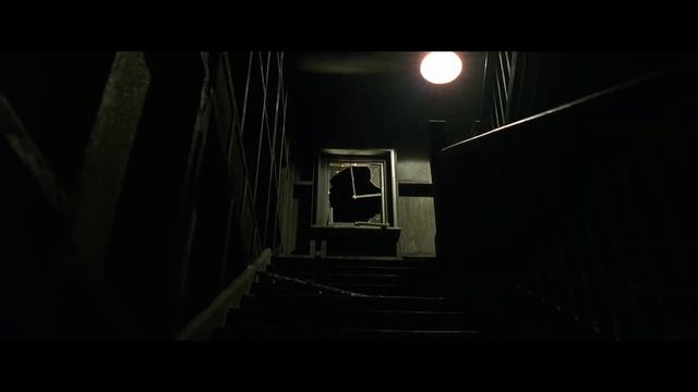 Тринити убегает от Агентов - Матрица (1999) Момент из фильма смотреть онлайн