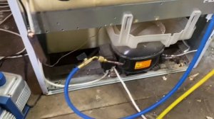 Холодильник индезит, верх не морозит, утечка по контуру обогрева