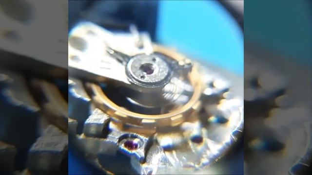Баланс миниатюрного механизма Луч 1300 #старыечасы #ремонтчасов #wristwatch #наручныечасы #часы смотреть онлайн