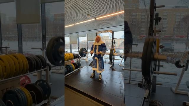 Дедморозинг-2024: Снегур жмёт соточку смотреть онлайн
