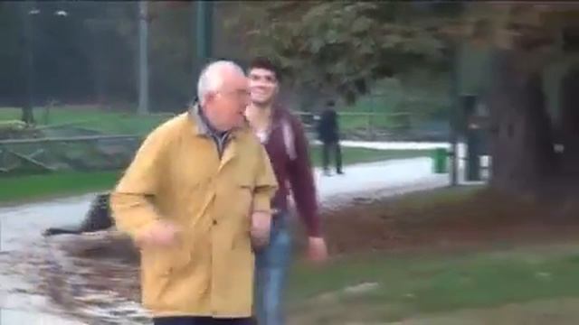 Реакция людей на пердеш смотреть онлайн