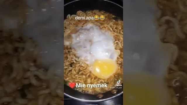#mienyemek #mieenak #masakanrumahan #miesedapgoreng смотреть онлайн