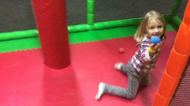 Развлекательный центр для Детей с горками и батутами | Indoor Playground for Kids.Детская площадка смотреть онлайн