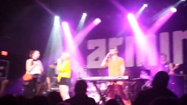 Look At Me Now-Karmin смотреть онлайн