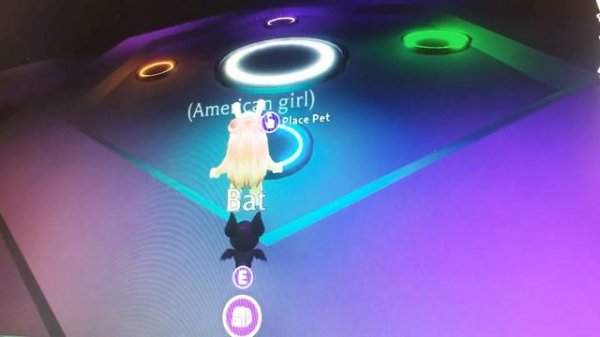 ИГРАЕМ В АДОПТ МИ! ДЕЛАЕМ НЕОН МЫШКУ