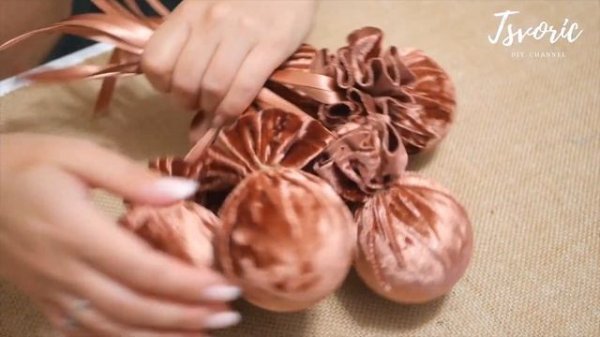 Бархатные ёлочные шары / DIY TSVORIC