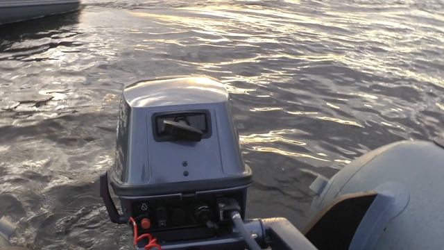 Гонки на лодках c переворотом. смотреть онлайн