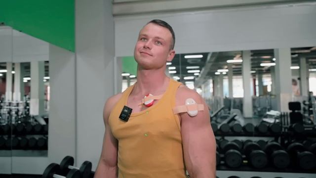 ТРЕНИРОВКА ГРУДНЫХ ПО НАУКЕ (качаем грудь с миографом) смотреть онлайн