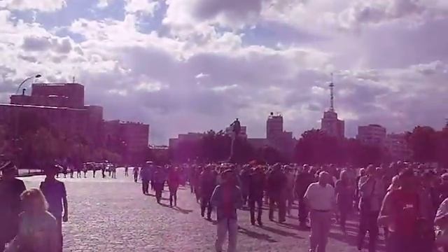 15 06 2014 Харьков, начало марша с пл Свободы к консульству РФ смотреть онлайн