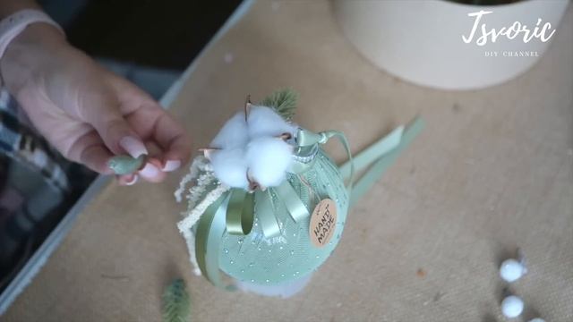 Ёлочные игрушки из сетки со стразами / DIY TSVORIC смотреть онлайн