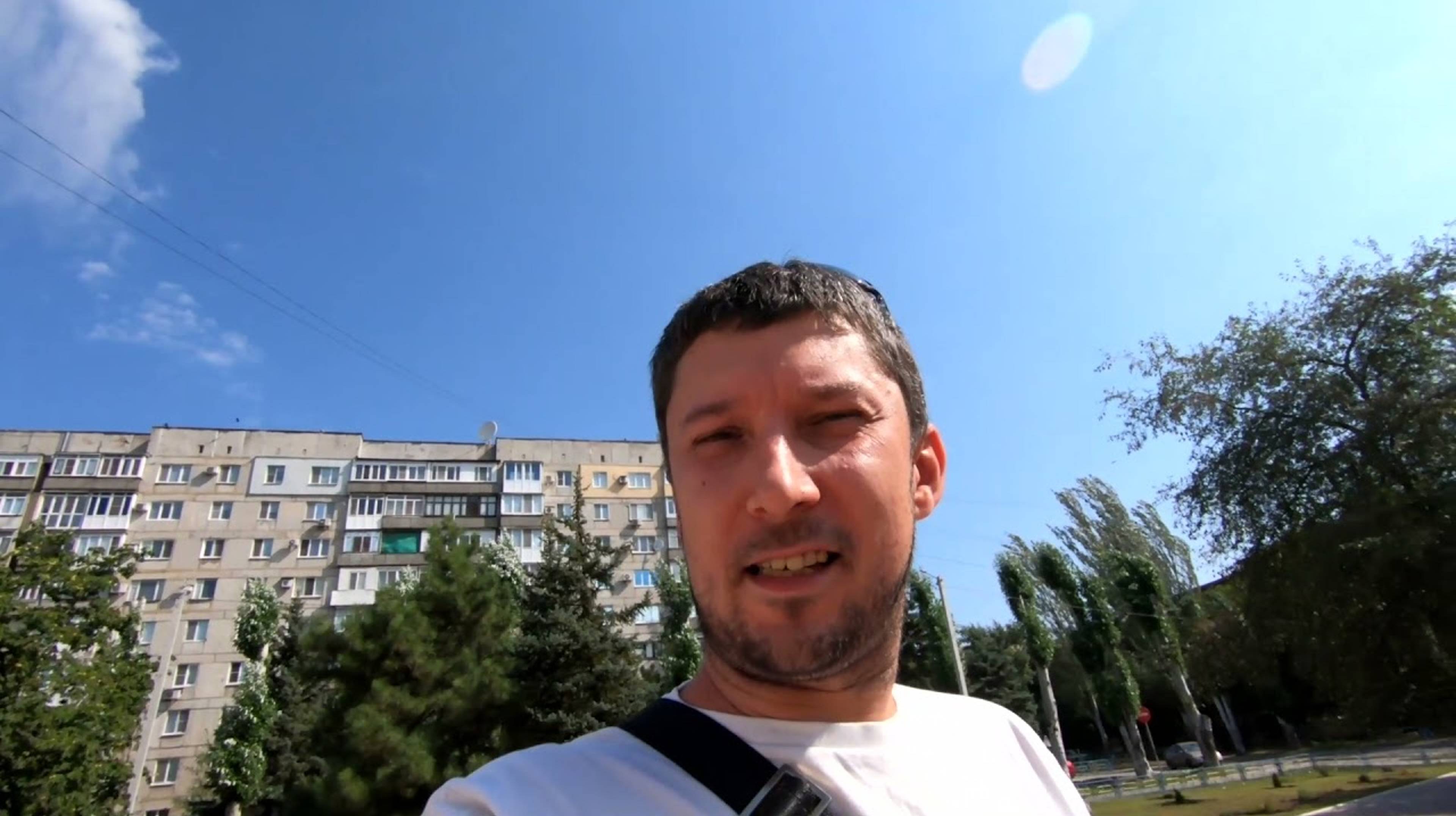 Город Угледар Донецкая область шахтёрский городок где много ворон. Архив из домашнего видео