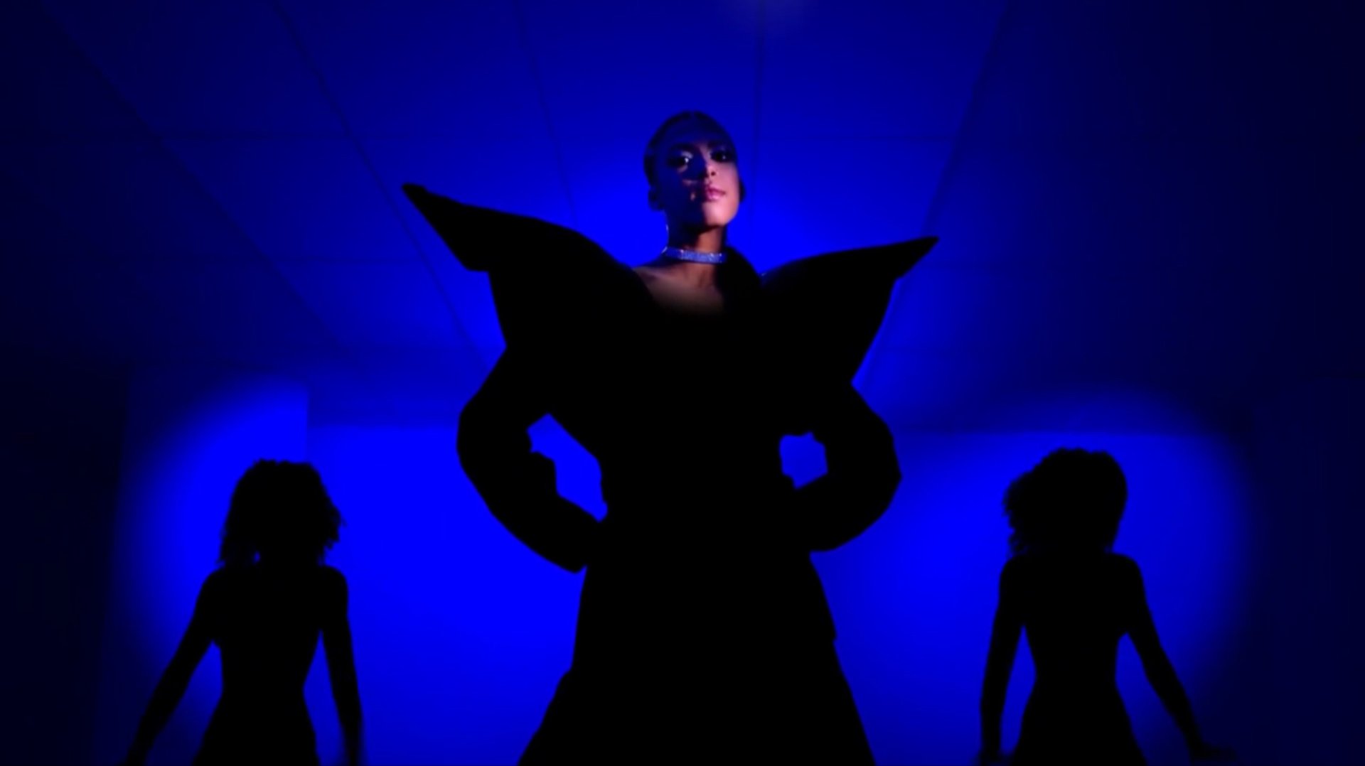 Ayzha Nyree – Noya (Official Video) смотреть онлайн