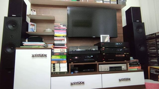 Grundig Fine Arts Hi-Fi System & Viablue SC-2 Speaker Cable Test смотреть онлайн