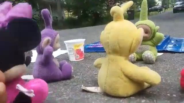 Teletubbies And Friends Segment: Tubby Art + Magical Event: Dancing Bear