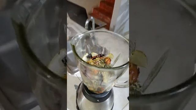 COCINANDO CON JOHNNY PRECIADO SALSA DEL ABUELO, CHILE DE ARBOL CON OREGANO смотреть онлайн