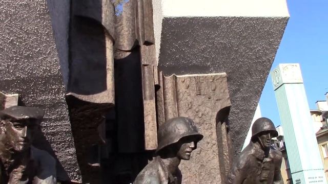 Supreme Court and Warsaw Uprising Memorial смотреть онлайн