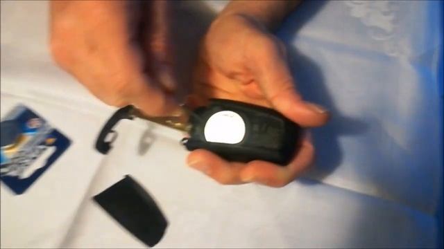 BMW 1er (Bj. 2012) Autoschlüssel Batteriewechsel ... in nur 30 Sekunden смотреть онлайн