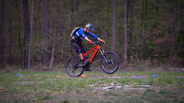 MTB Fahrtechnik Tipps | Vorderrad anheben & Manual Impuls lernen - Grundlage für den Bunny Hop! смотреть онлайн