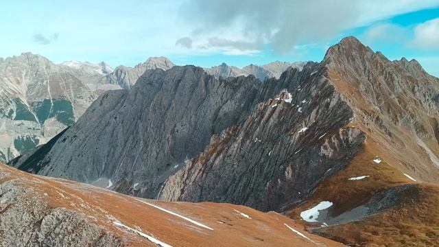 Langer Sattel (2258 M)