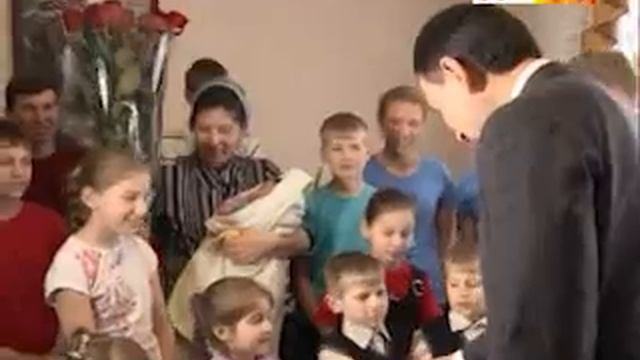 Самую многочисленную семью Карагандинской области посетил аким Бауржан Абдишев смотреть онлайн