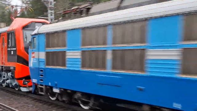 Поезд Аврора и ЭП2К 168, ЭП2К 500 и ЧС6 019 на платформу Радищево 17.11.2024 Russian Fast Train смотреть онлайн