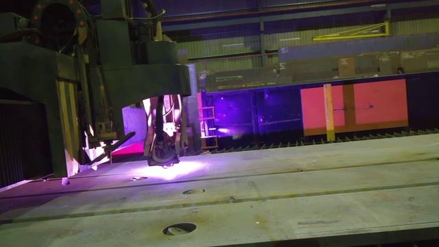 demonstration bevel cutting on a kinetic 3000 cutting table смотреть онлайн