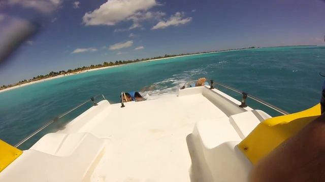 Playa Paraiso Cuba 2015 - Yate a full con los chicos colgados смотреть онлайн