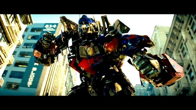 Трансформер Оптимус Прайм в фильме 
