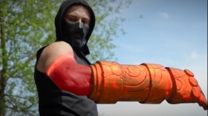 Сделал Руку Хеллбоя из дерева.