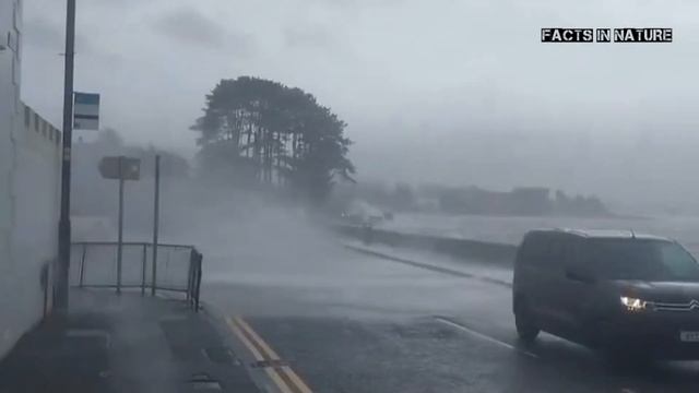 A devastating 7 minutes! Storm Kathleen Has Made Landfall in Ireland! Storm chaos in Dublin смотреть онлайн