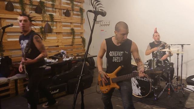 Stateless - Manhunt + Corrupt State + Kick Nazism - Paris - 05/01/2020