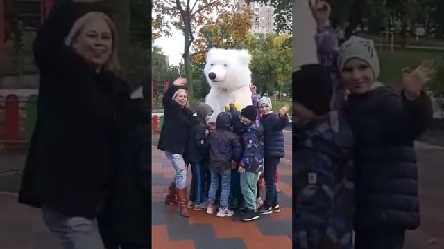Белый медведь гигантский Мишка Тедди 3 метра Экспресс поздравления Киев . Смотри другие мои видео . смотреть онлайн