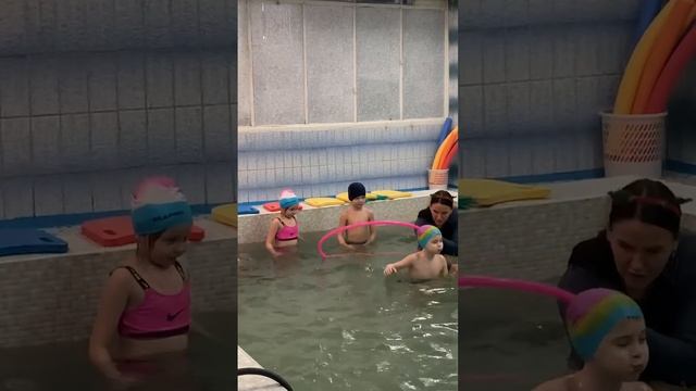 Занятия в бассейне смотреть онлайн